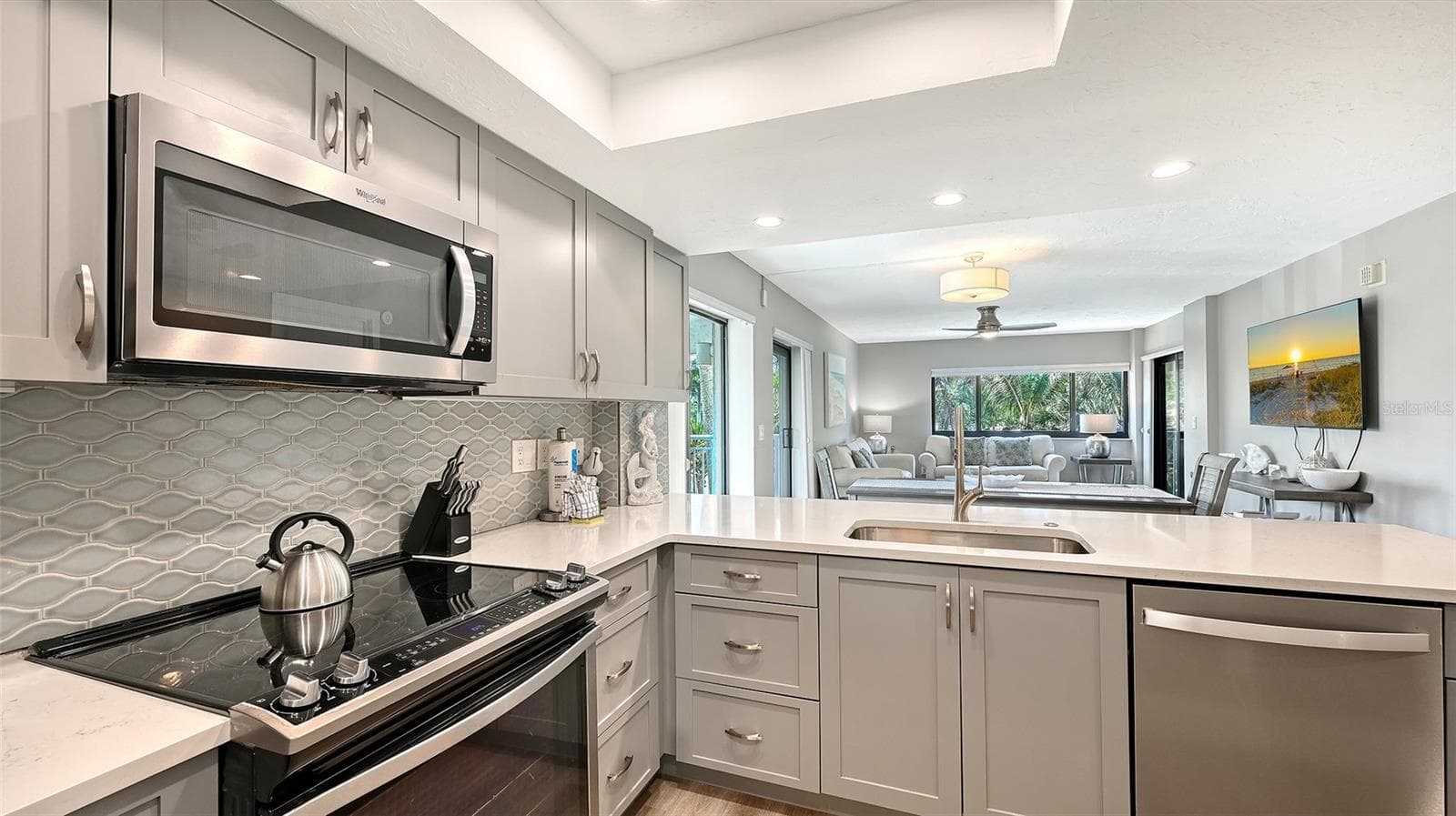 Condominium at 1001 POINT OF ROCKS RD #208, SARASOTA, photo 21 of 63