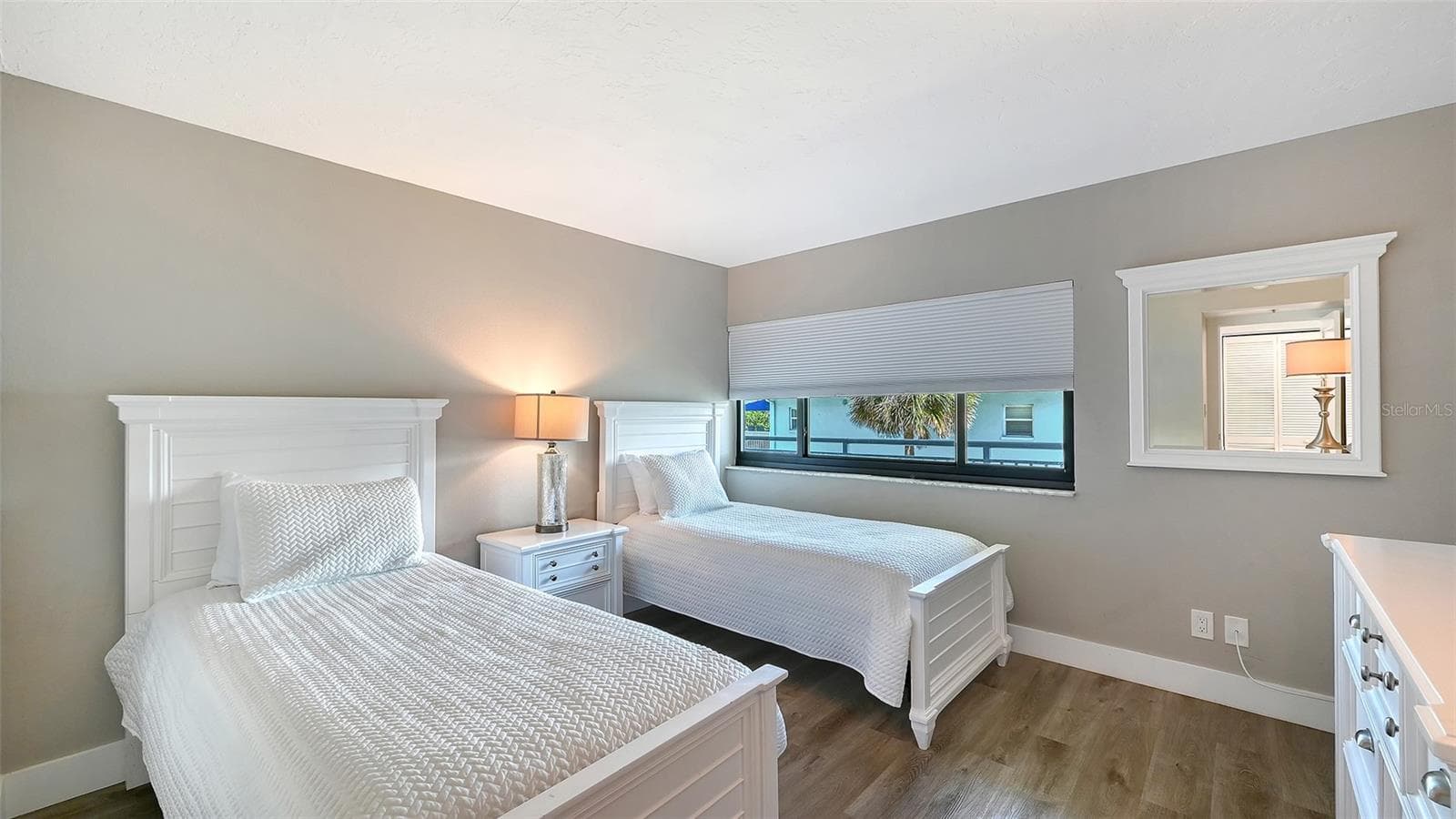 Condominium at 1001 POINT OF ROCKS RD #208, SARASOTA, photo 32 of 63