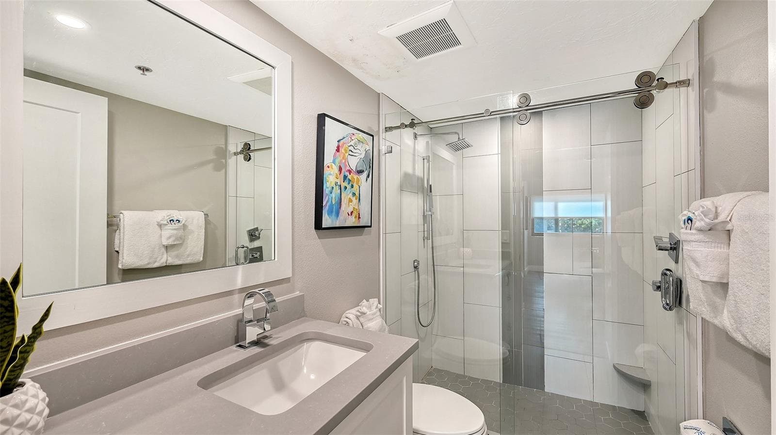 Condominium at 1001 POINT OF ROCKS RD #208, SARASOTA, photo 34 of 63