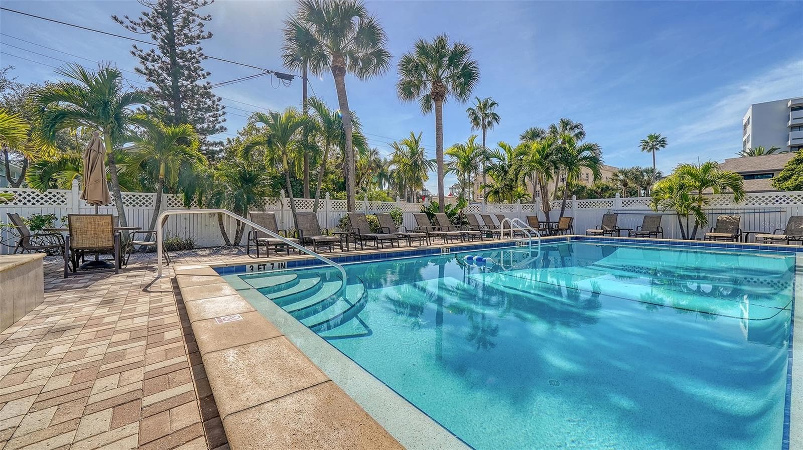 Condominium at 1001 POINT OF ROCKS RD #208, SARASOTA, photo 40 of 63