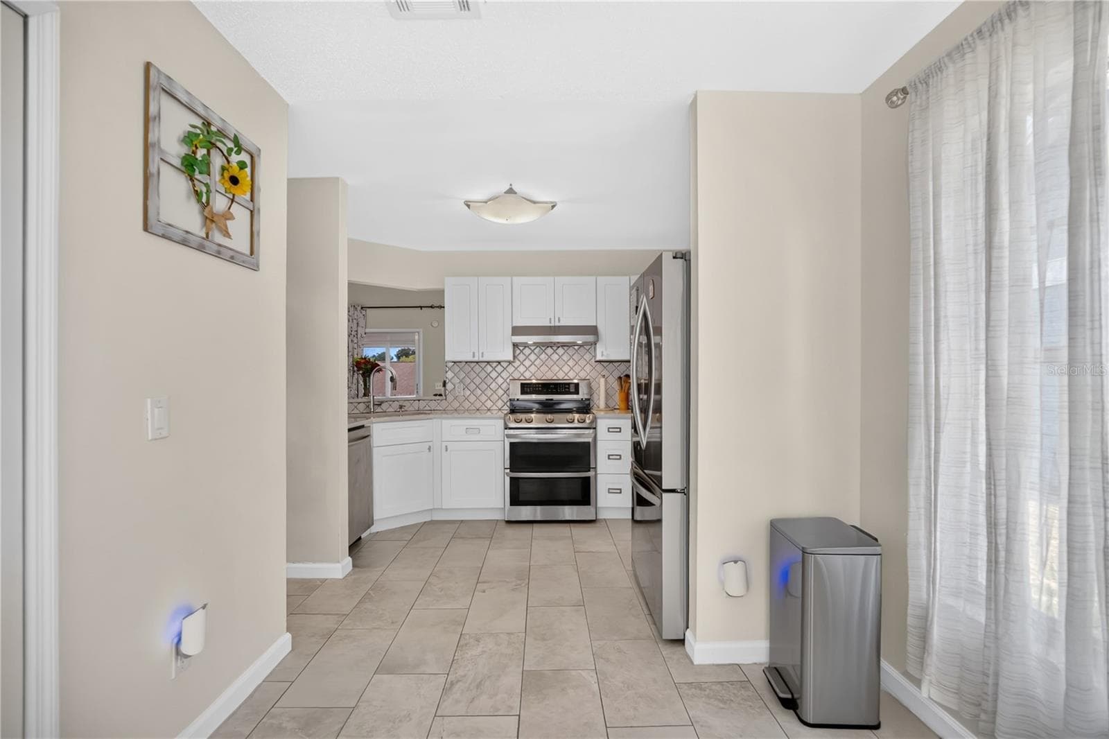 Townhouse at 7408 LITTLE POND CT, ORLANDO, photo 6 of 35
