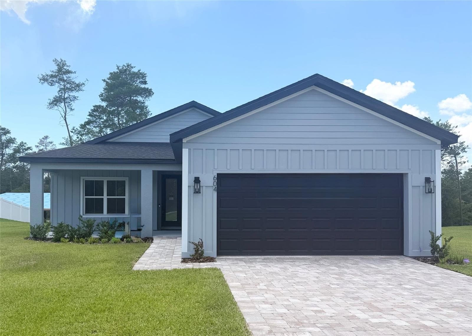604 MARION OAKS LN