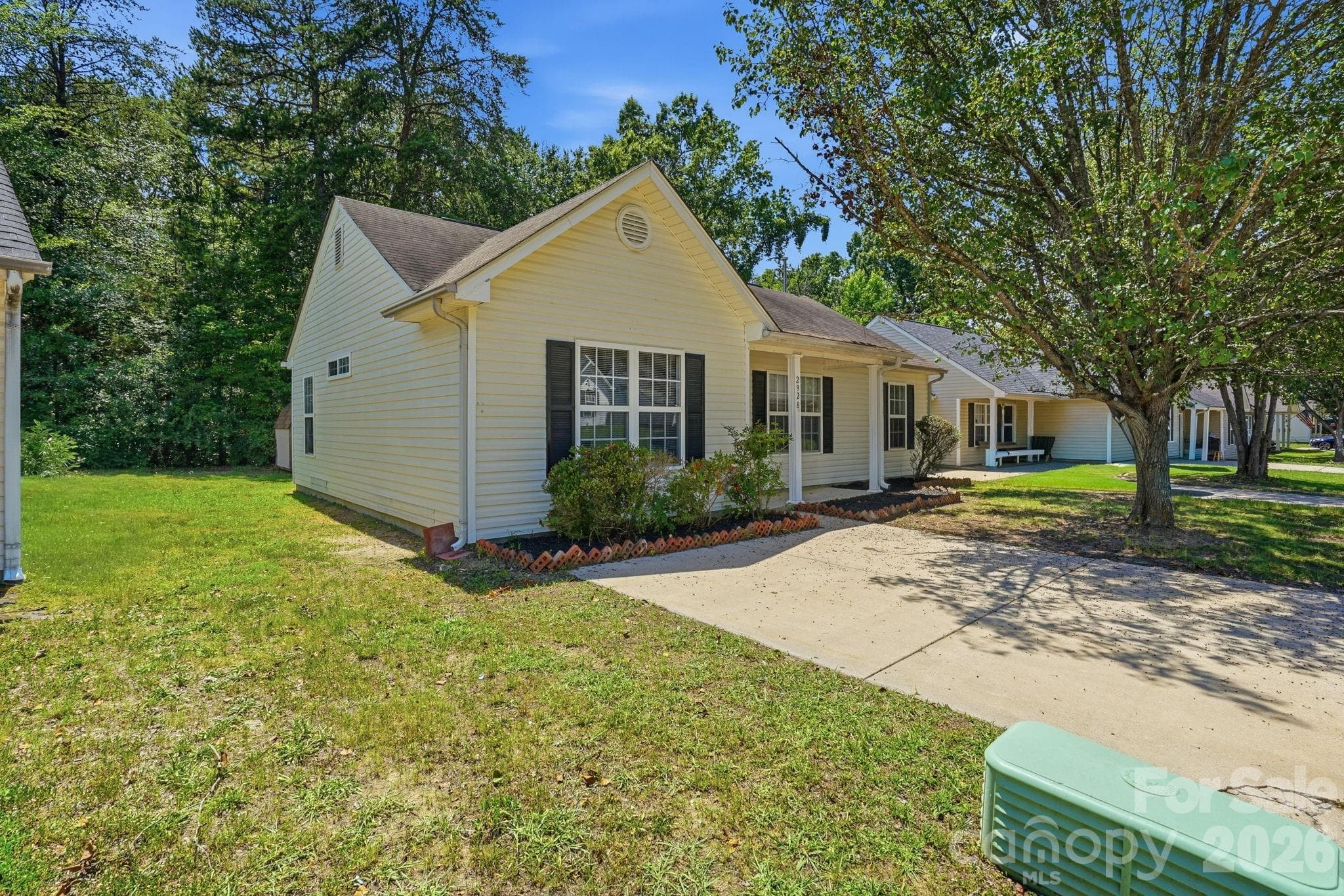 Single Family Residence at 2928 Westwinds Court, Charlotte, photo 2 of 29