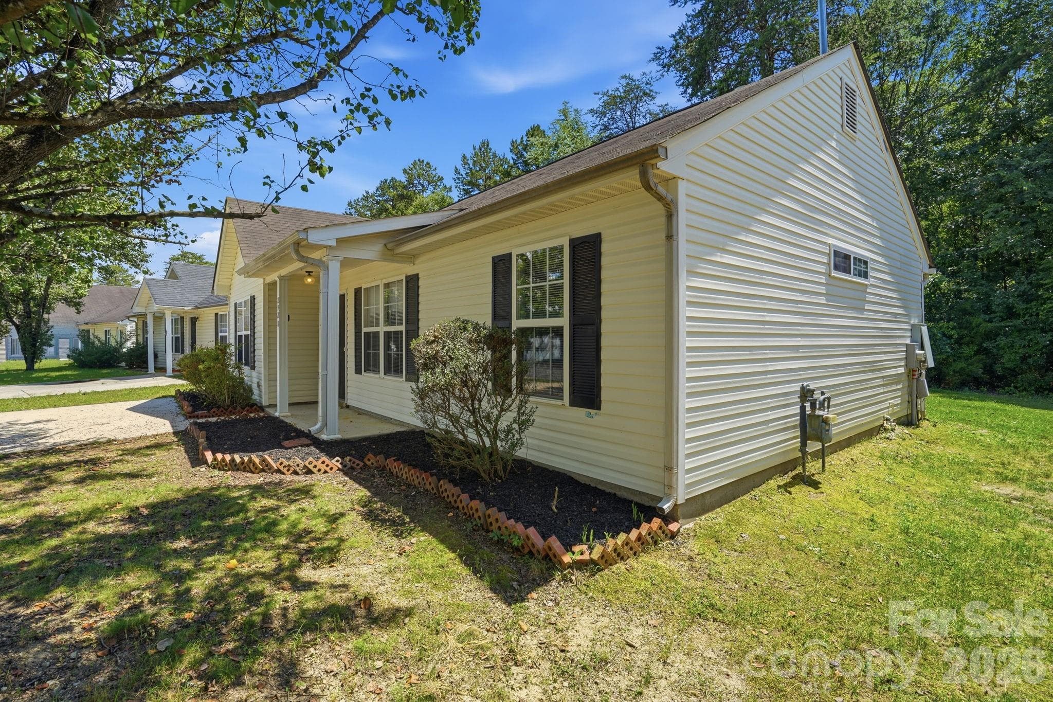 Single Family Residence at 2928 Westwinds Court, Charlotte, photo 3 of 29