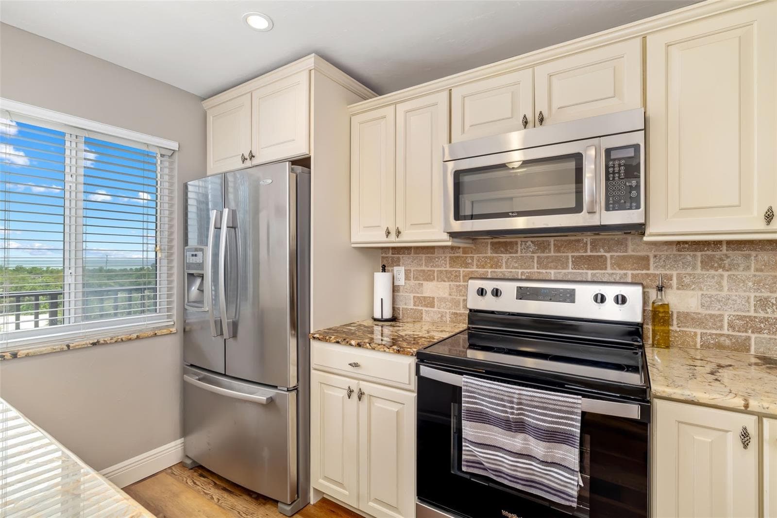 Condominium at 8911 MIDNIGHT PASS RD #409, SARASOTA, photo 5 of 67