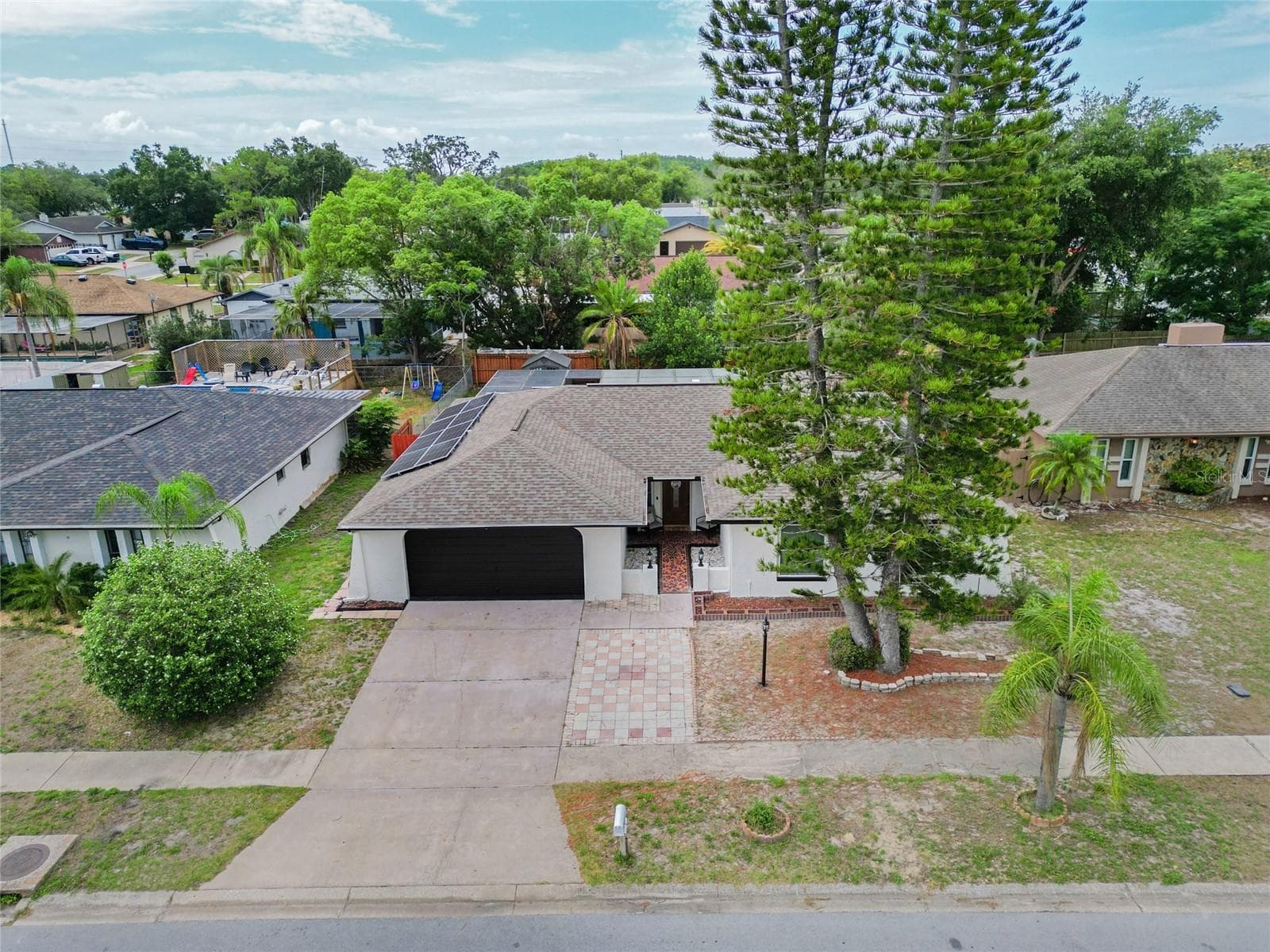 Single Family Residence at 10951 PEPPERTREE LN, PORT RICHEY,, photo 3 of 40