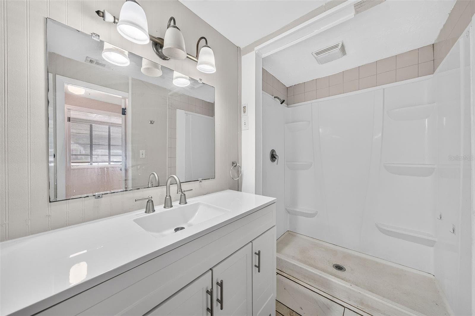 Unit 708 Bathroom - 708 N SAINT CLAIR ABRAMS AVE, TAVARES