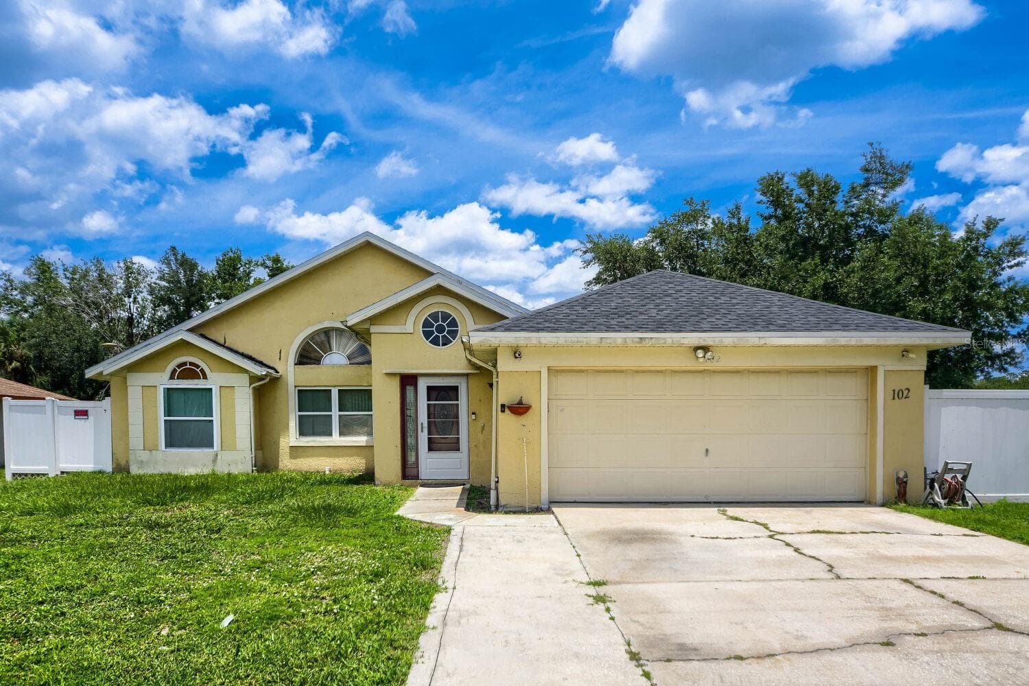 102 CARLISLE CT