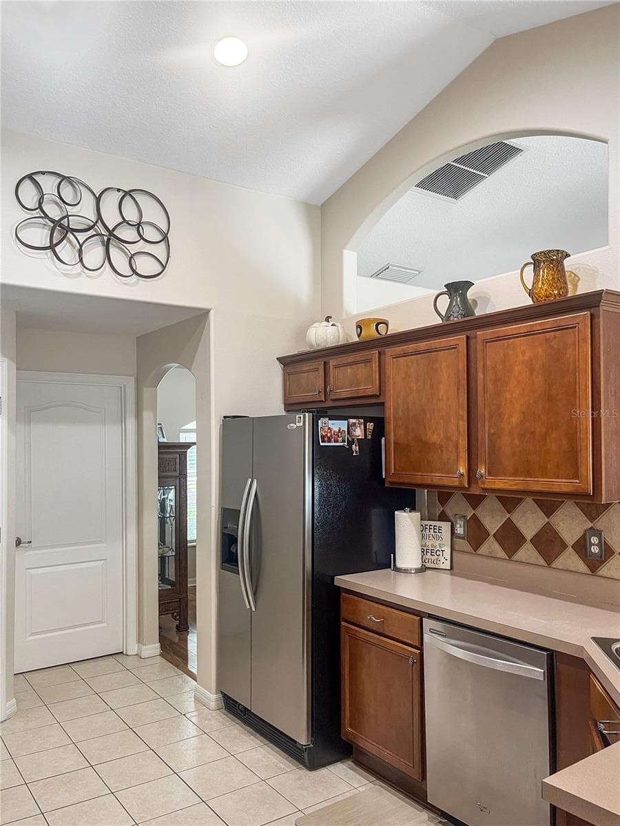 Single Family Residence at 34224 SHADEWOOD CIR, LEESBURG, photo 31 of 51