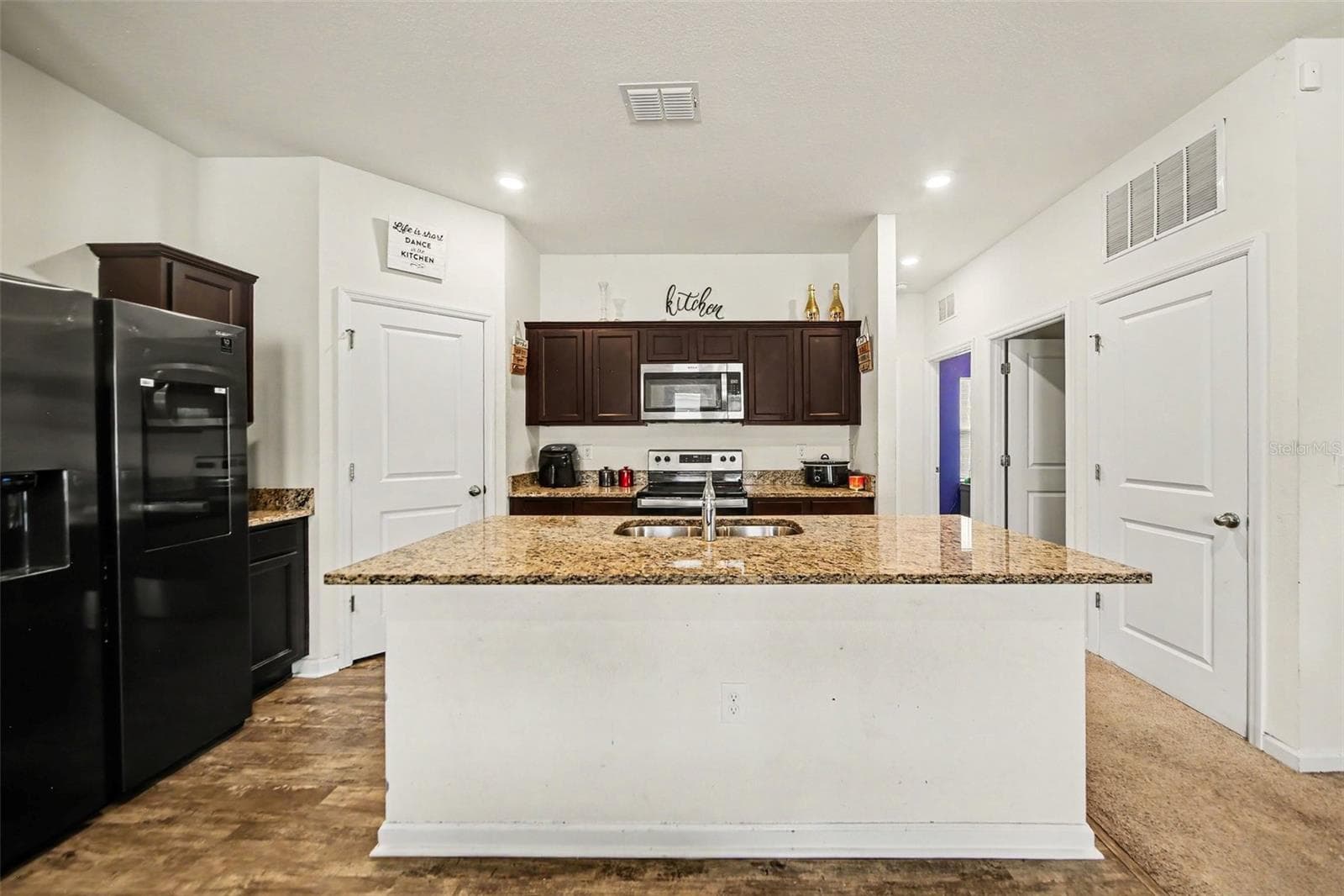 Single Family Residence at 1006 COMMUTER DR, DELTONA, photo 8 of 24