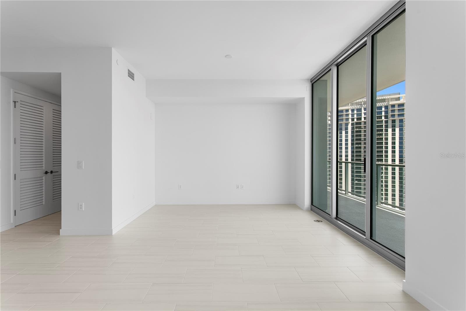Condominium at 400 CENTRAL AVE #3005, ST PETERSBURG, photo 13 of 59