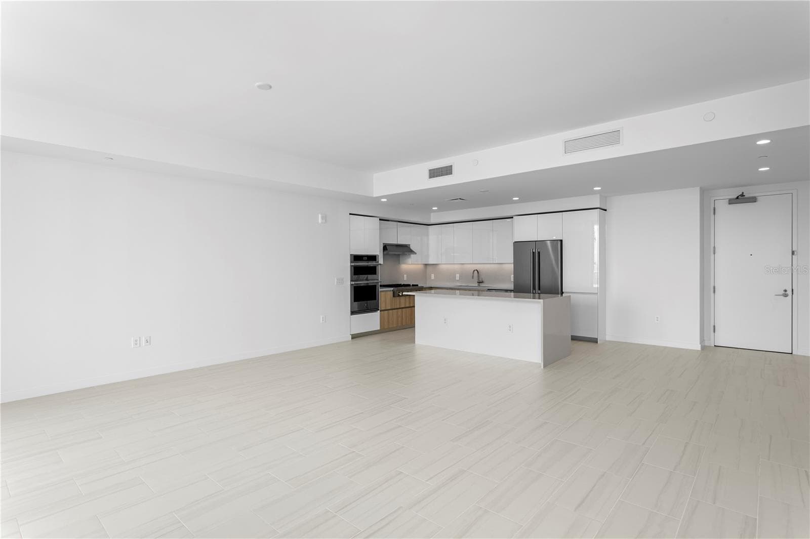 Condominium at 400 CENTRAL AVE #3005, ST PETERSBURG, photo 15 of 59