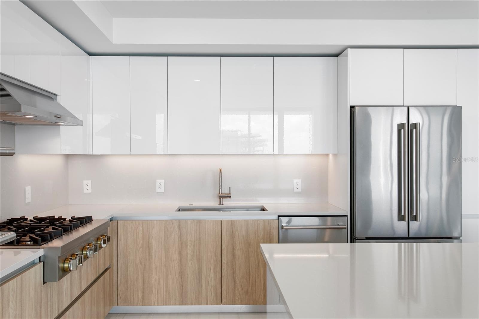 Condominium at 400 CENTRAL AVE #3005, ST PETERSBURG, photo 19 of 59