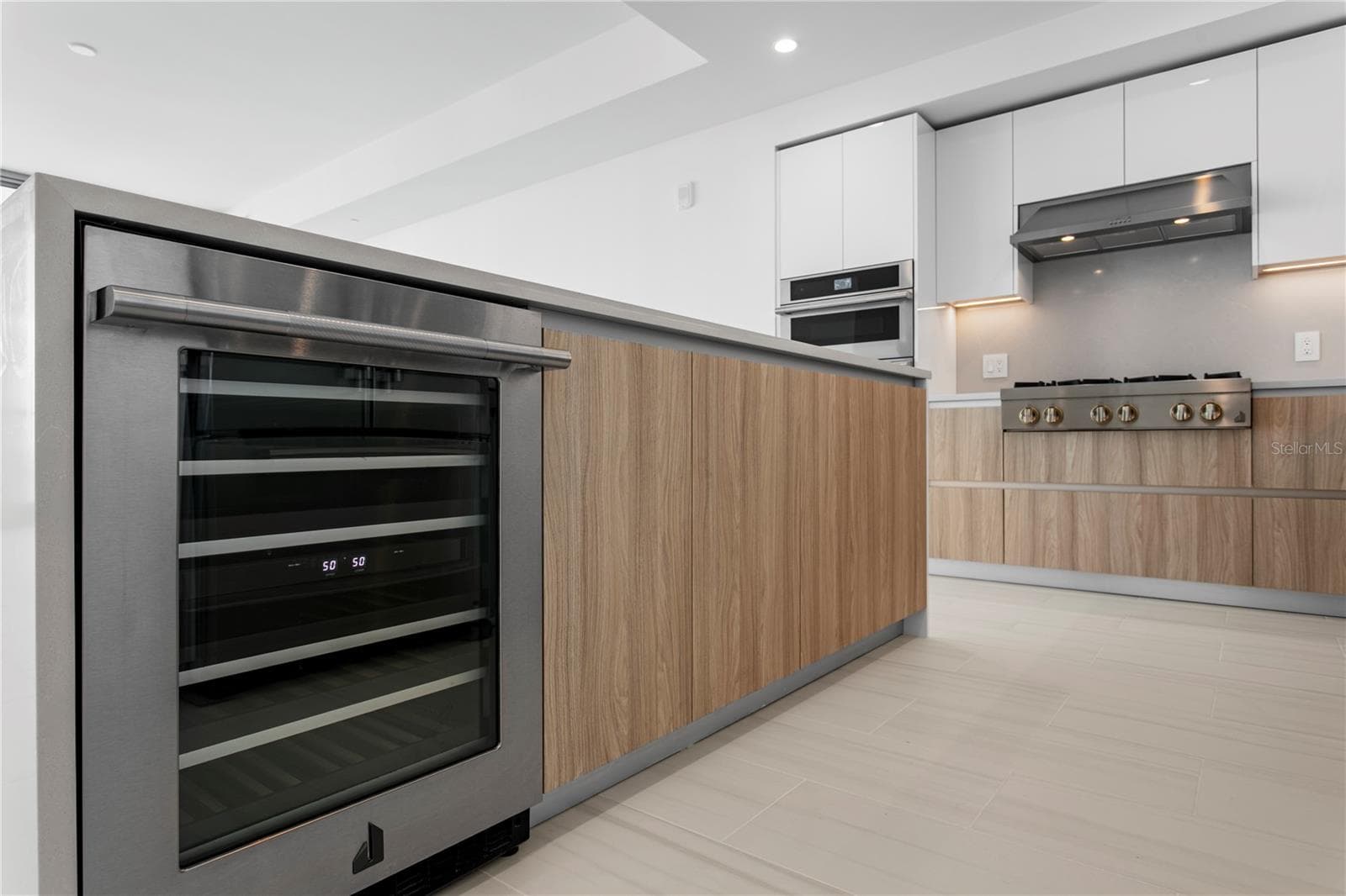 Wine Cooler upgrade! - 400 CENTRAL AVE #3005, ST PETERSBURG