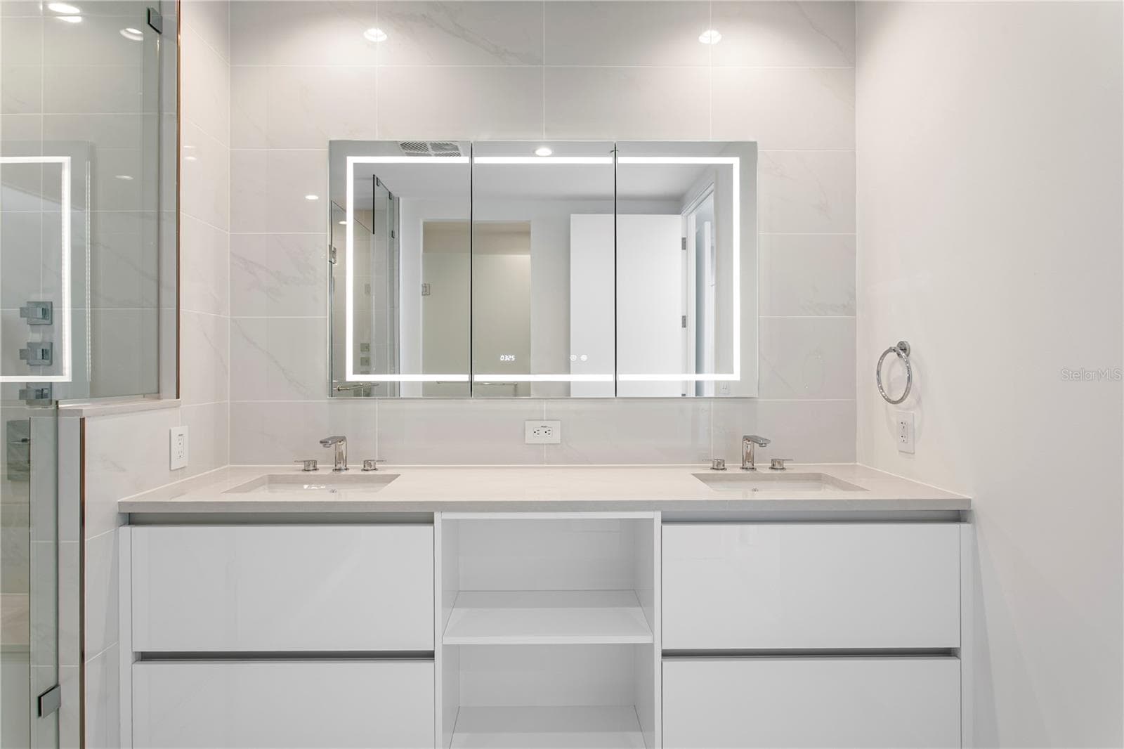 Vanity medicine cabinet mirrors upgrade! - 400 CENTRAL AVE #3005, ST PETERSBURG