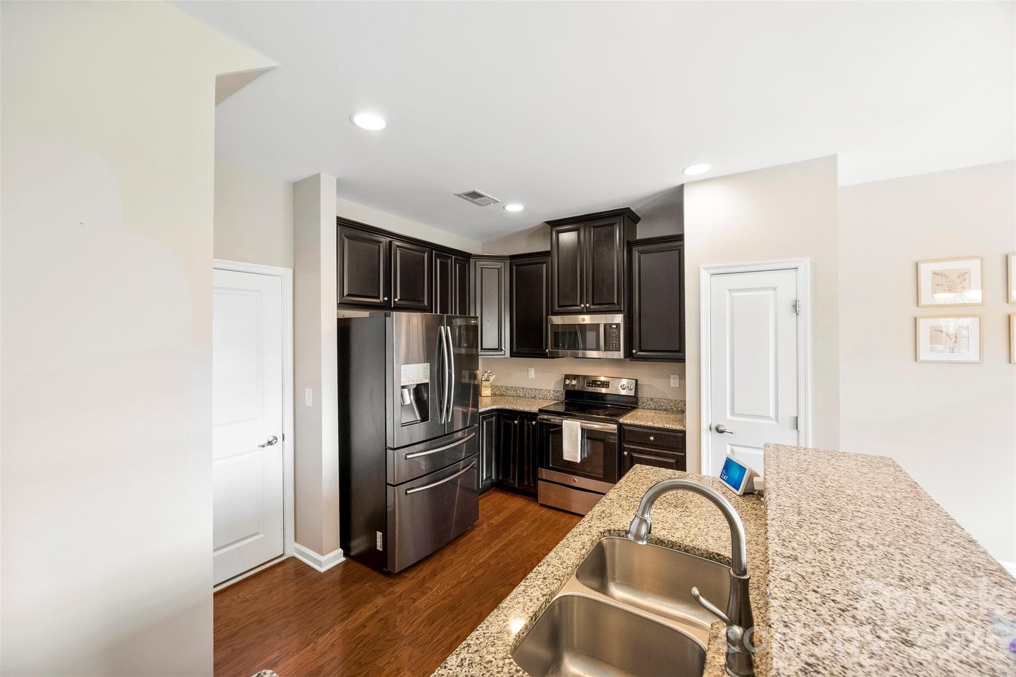 Townhouse at Charlotte, photo 8 of 51