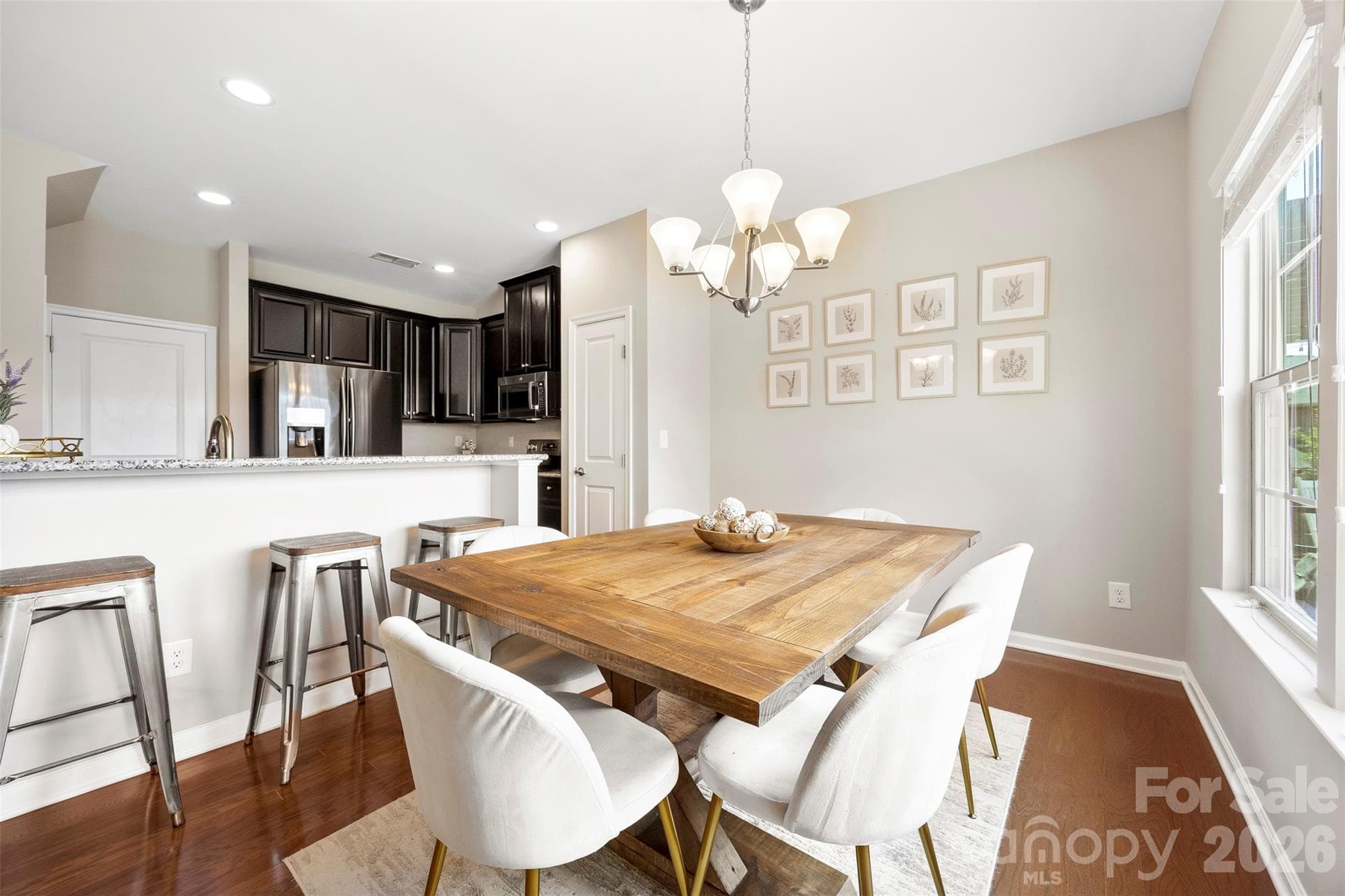 Dining Area - Charlotte