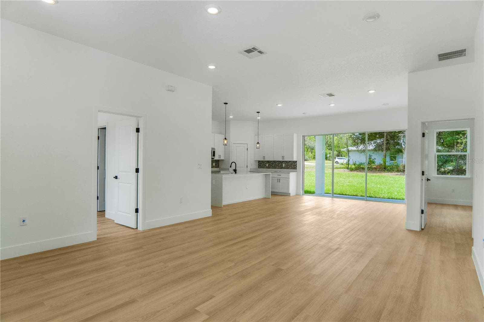 Single Family Residence at 8383 N IBSEN DR, CITRUS SPRINGS, photo 4 of 34