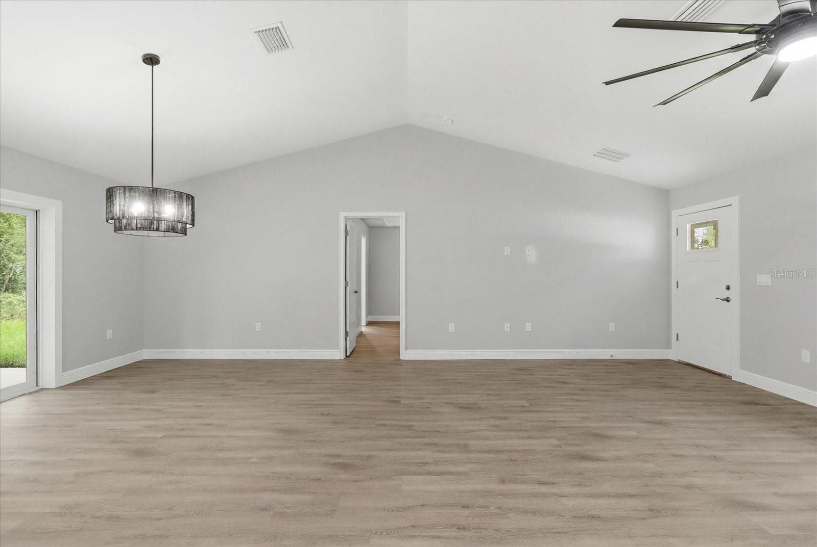 Single Family Residence at 8727 N SPIKES WAY, DUNNELLON, photo 14 of 41