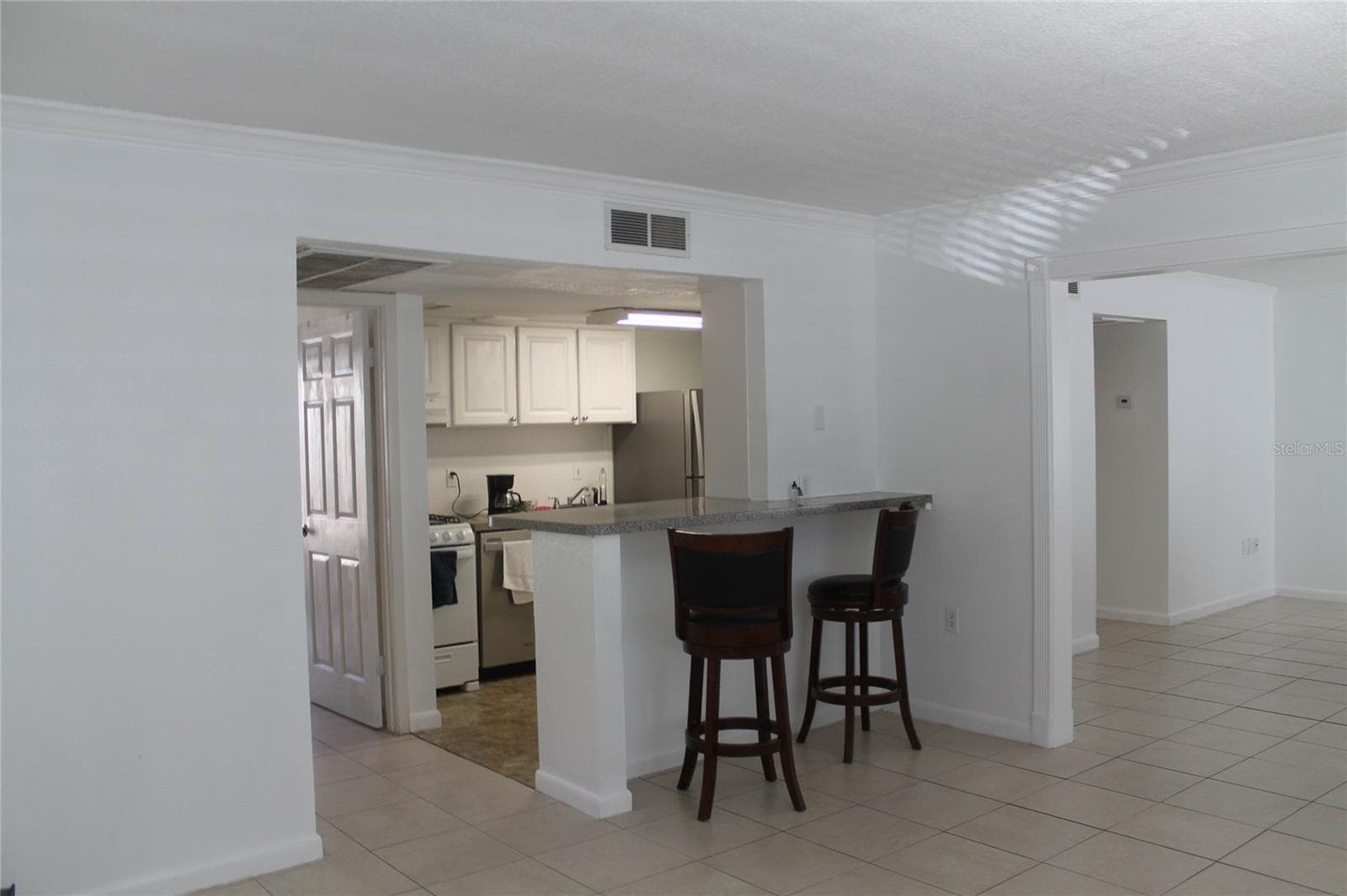 Kitchen Bar Seating Area - 151 OYSTER BAY CIR #200, ALTAMONTE SPRINGS