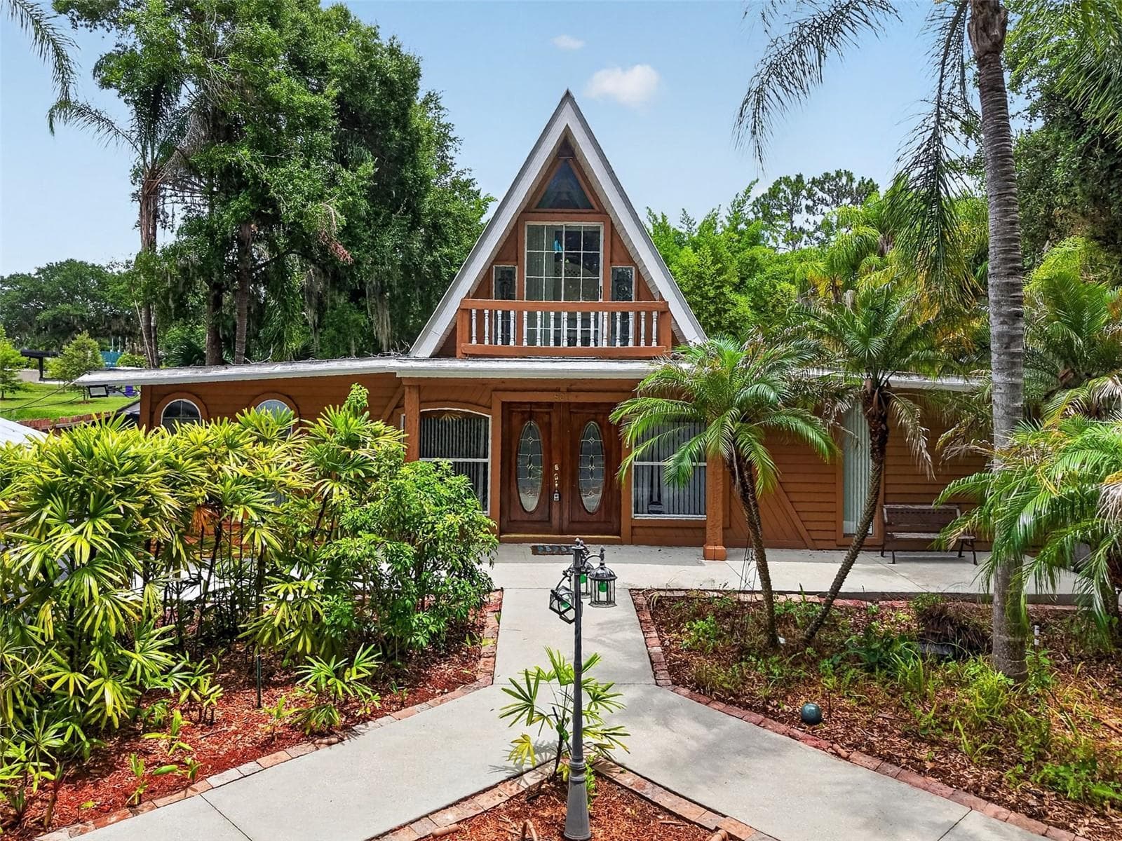 507 LAKESHORE DR