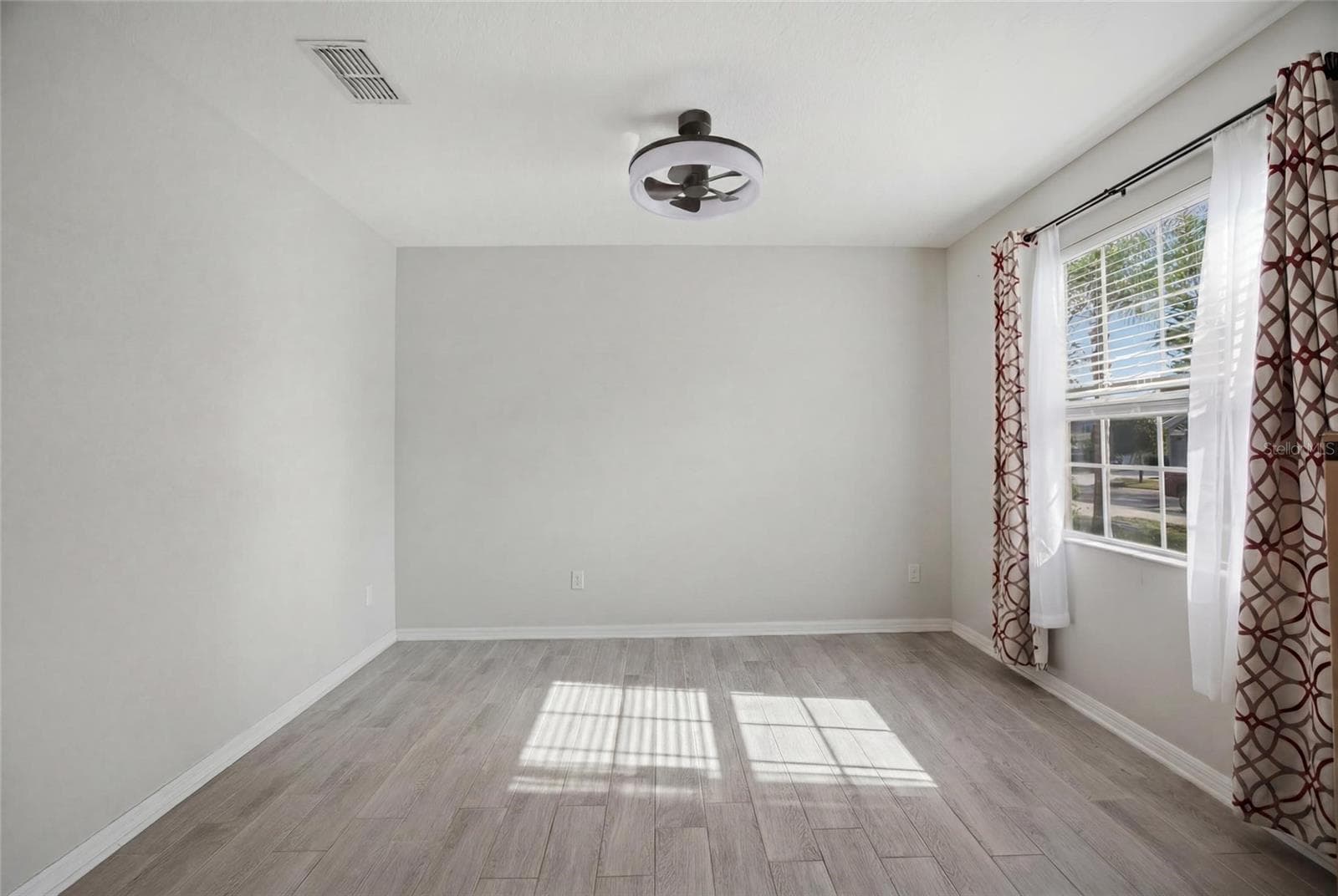 Main Dining / Office / Den - 15410 DAKOTA SKY PL, SUN CITY CENTER