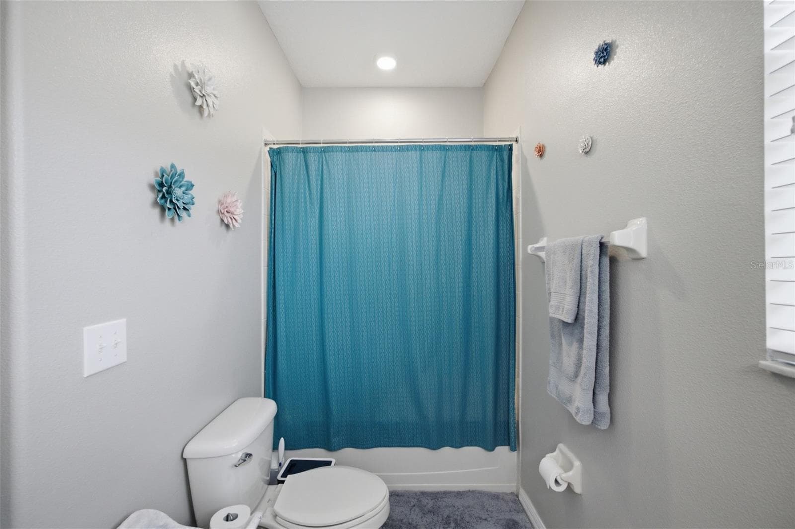 1st Floor Guest Bathroom - 15410 DAKOTA SKY PL, SUN CITY CENTER