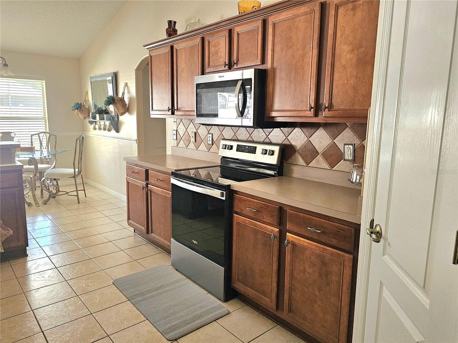 Single Family Residence at 34224 SHADEWOOD CIR, LEESBURG, photo 33 of 51