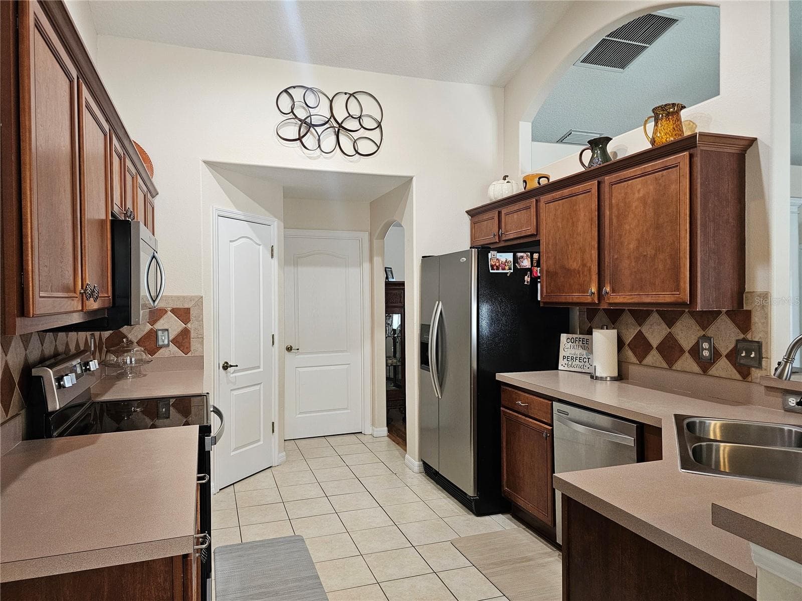 Single Family Residence at 34224 SHADEWOOD CIR, LEESBURG, photo 34 of 51