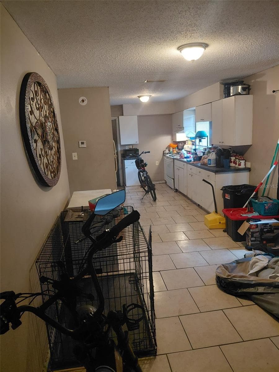 Single Family Residence at 1903 E 23RD AVE, TAMPA, photo 2 of 7