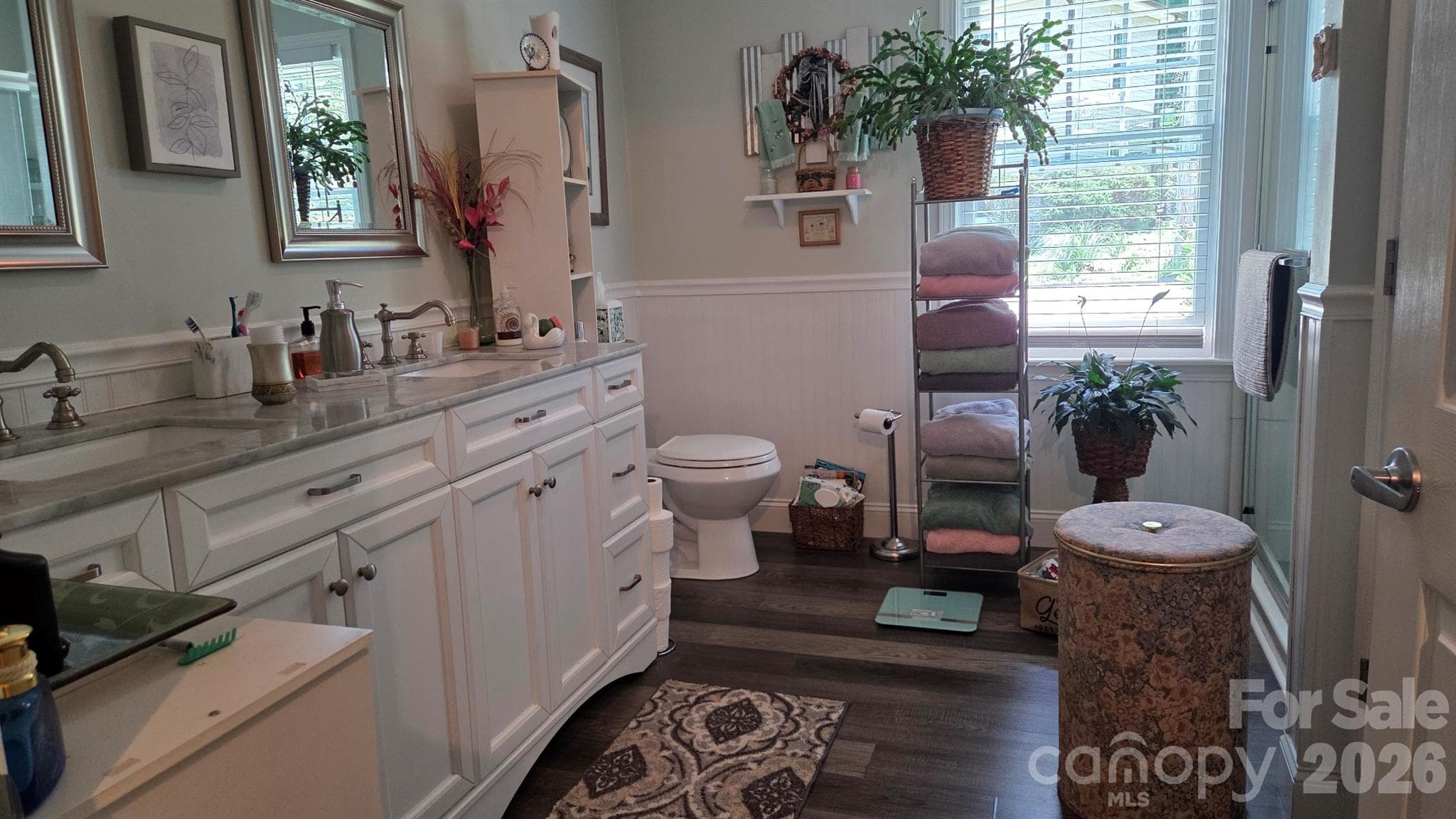 full bath - 809 Alexander Street, Lincolnton