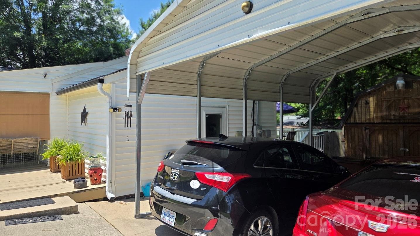 carport - 809 Alexander Street, Lincolnton
