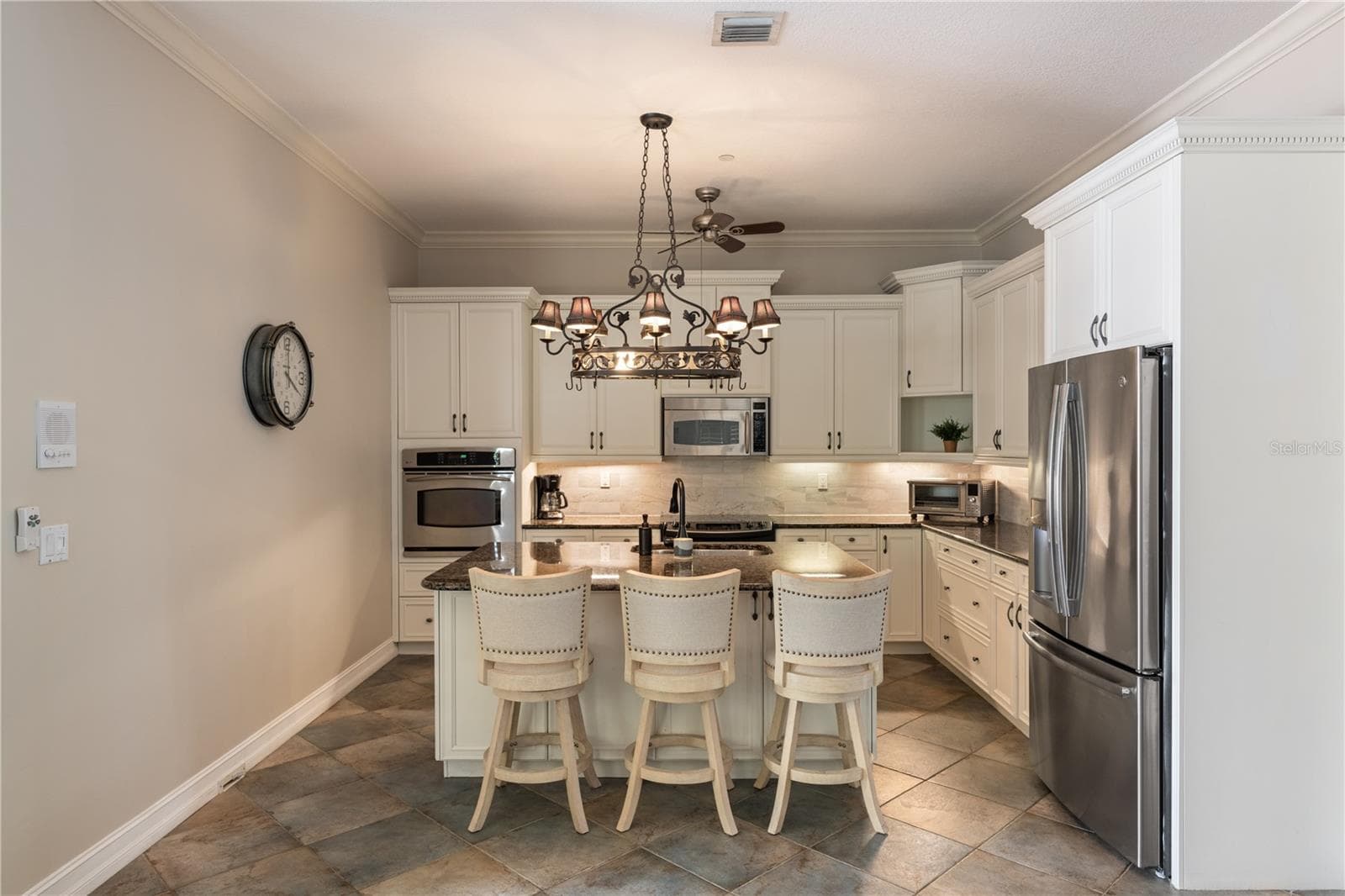 Townhouse at 2293 OSPREY AVE, ORLANDO, photo 14 of 45