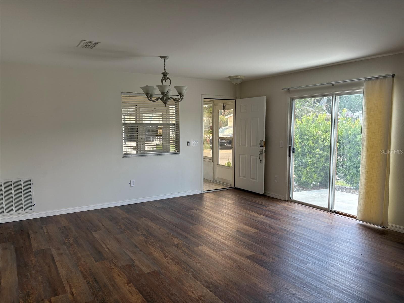 Villa at 731 DUMAS ST, THE VILLAGES, photo 6 of 18