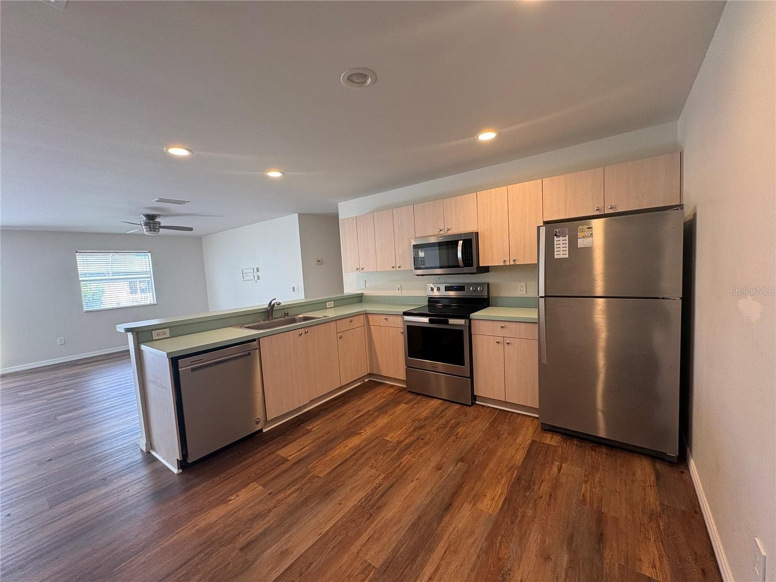 Villa at 731 DUMAS ST, THE VILLAGES, photo 11 of 18