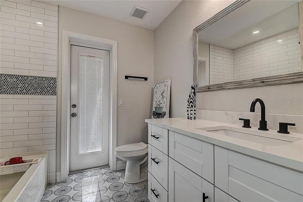 Single Family Residence at 4723 THOMAS HOBY PL, SARASOTA, photo 17 of 26