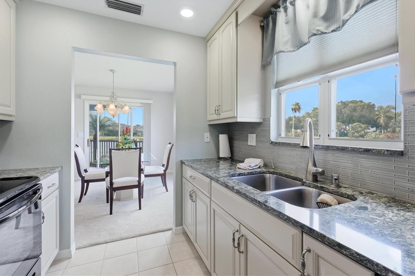 Condominium at 879 AUDUBON DR #879, BRADENTON, photo 17 of 64