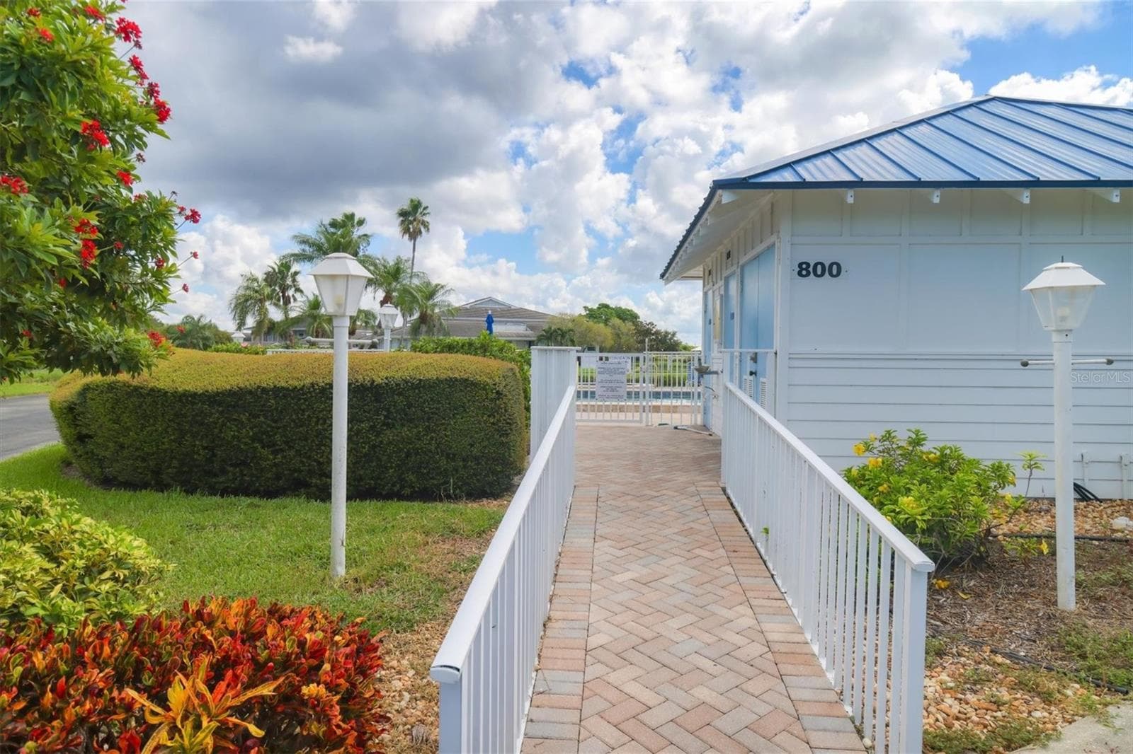 Entry way to pool 1 - 879 AUDUBON DR #879, BRADENTON