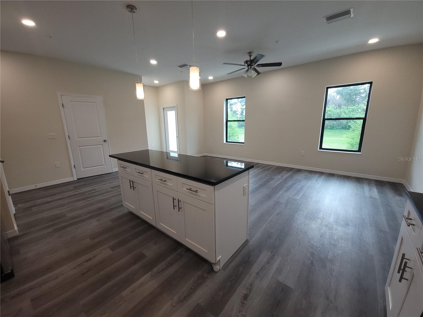 Townhouse at 4351 CAMBIO GARDENS CT, TAMPA, photo 5 of 11