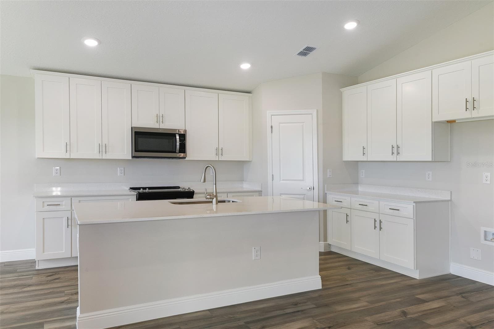 Single Family Residence at 6087 SW 97TH PL, OCALA, photo 2 of 26