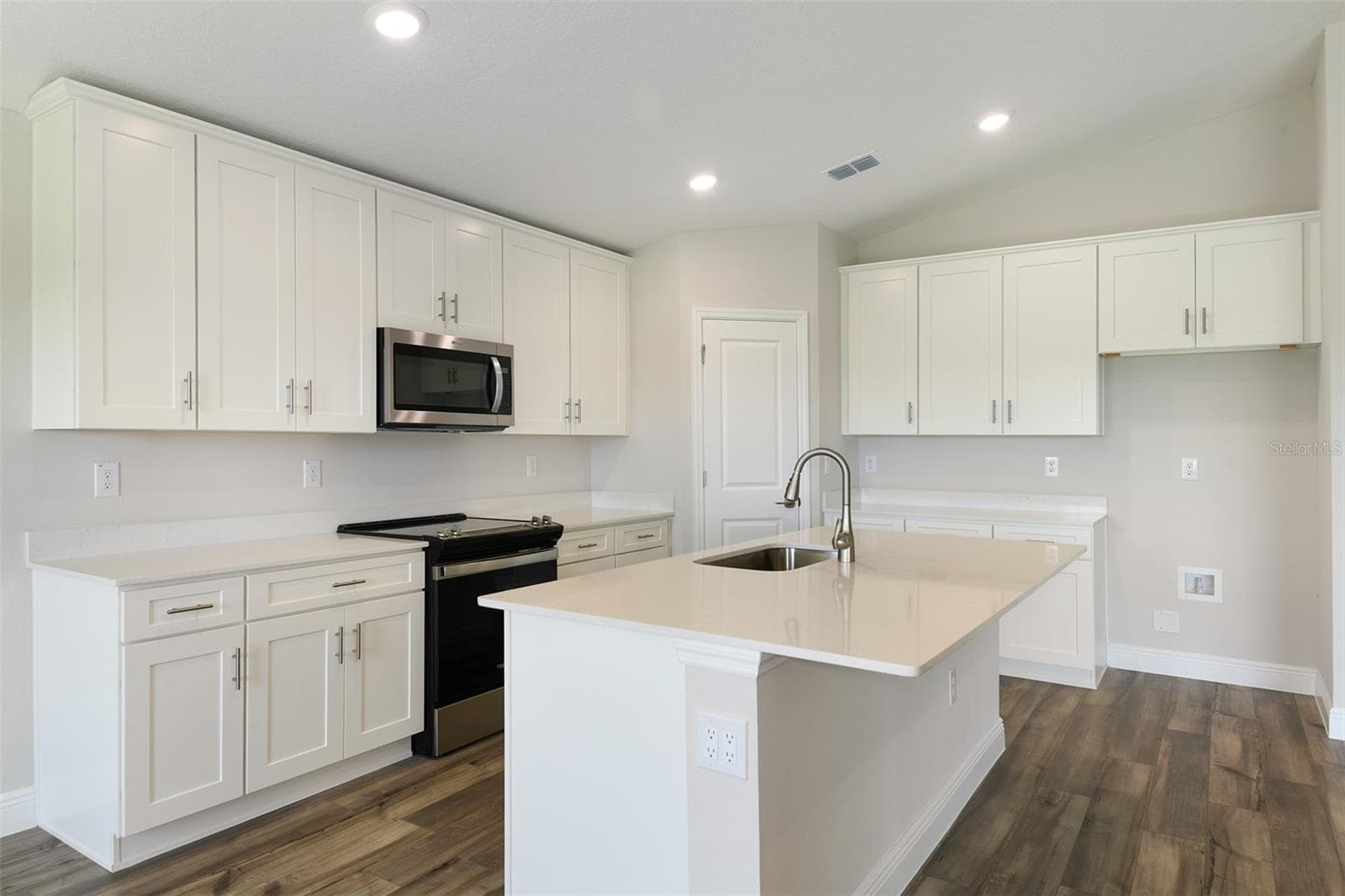 Single Family Residence at 6087 SW 97TH PL, OCALA, photo 10 of 26