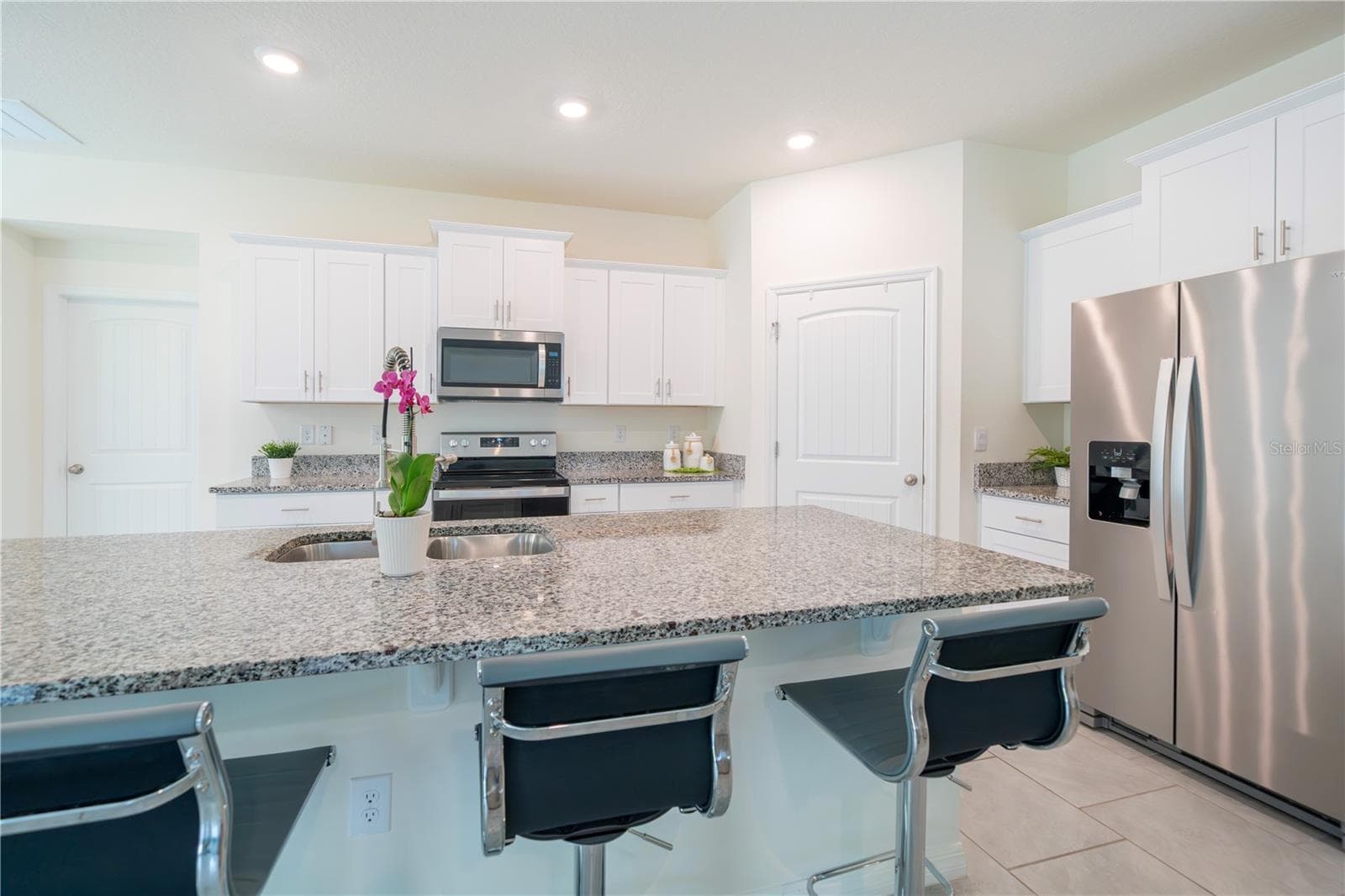 Single Family Residence at 1624 BARBERRY DR, KISSIMMEE, photo 5 of 42