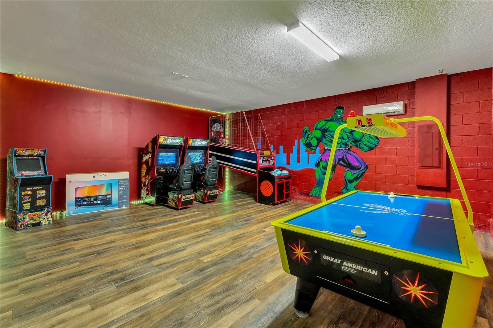 Game Room - 7517 MARKER AVE, KISSIMMEE