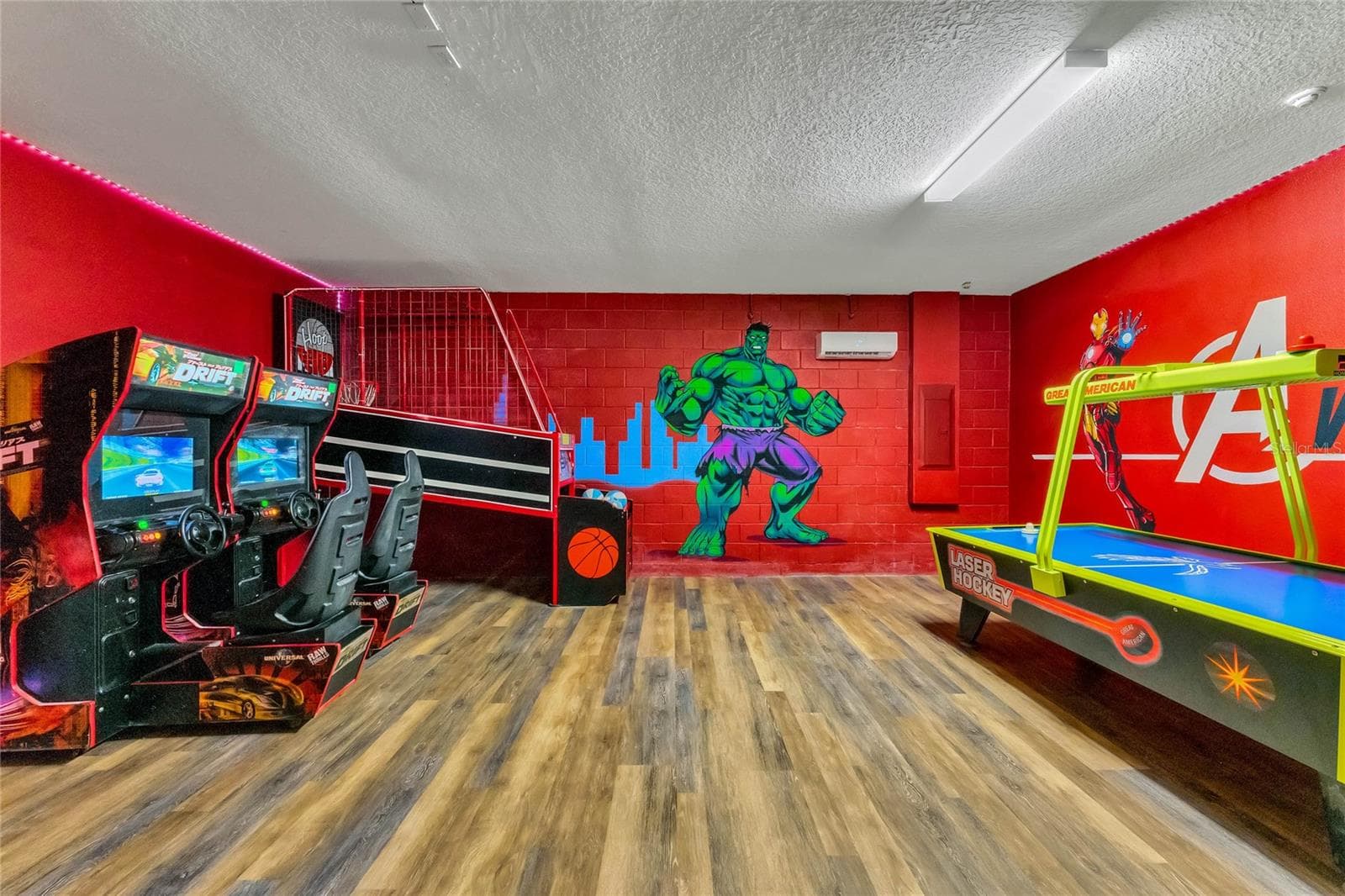 Game Room - 7517 MARKER AVE, KISSIMMEE