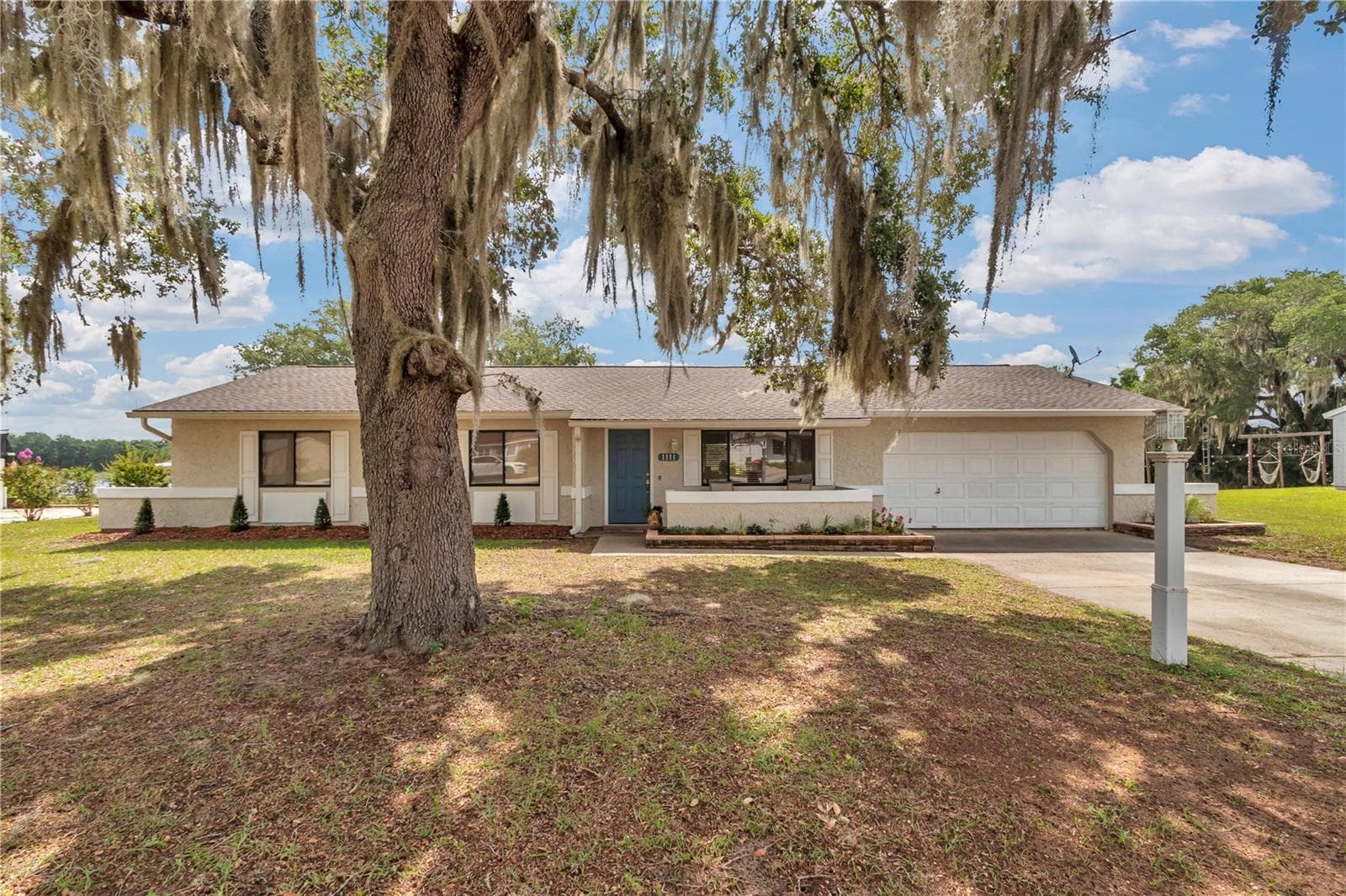 1111 HICKORY RD