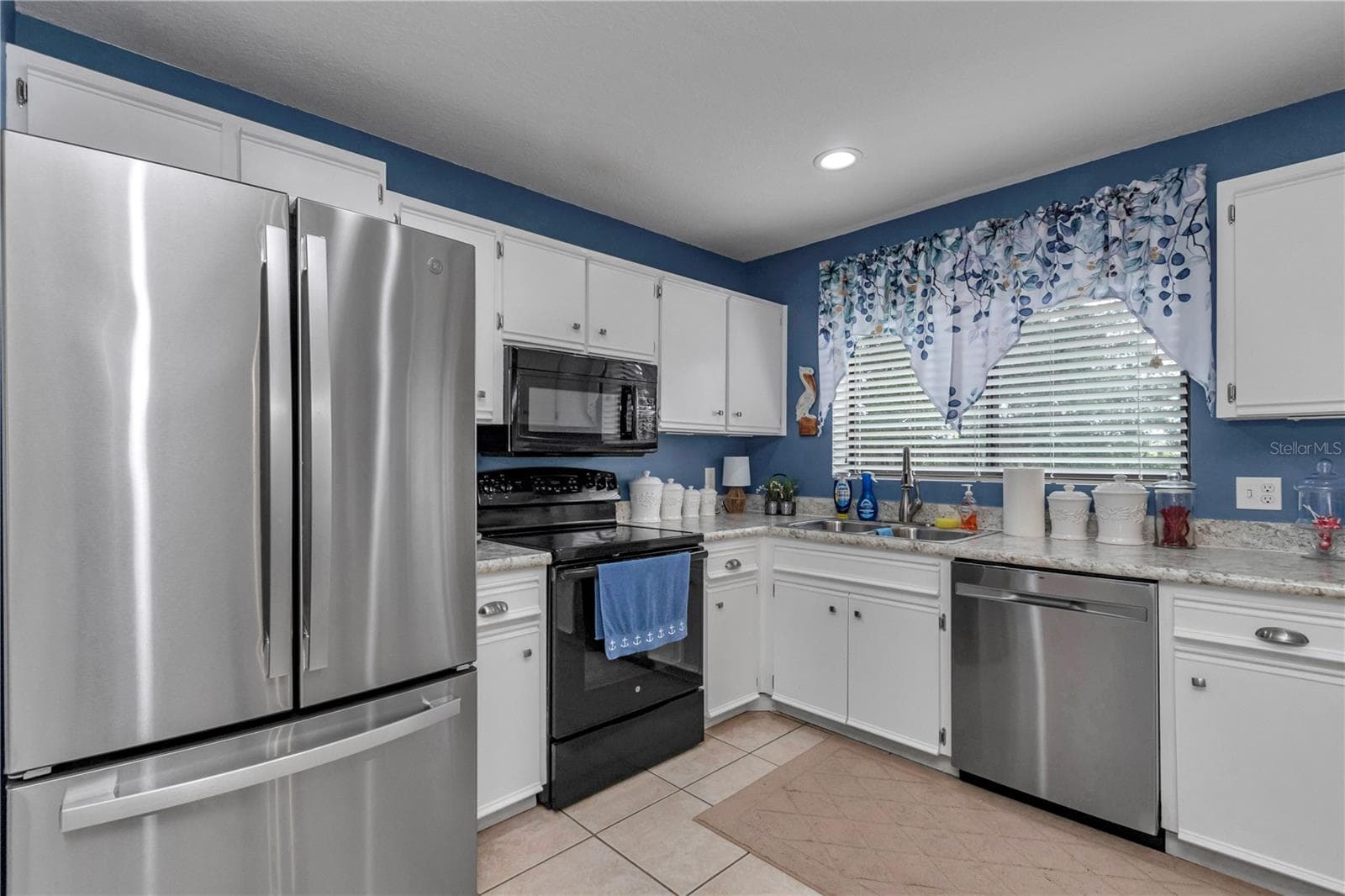Kitchen - 1111 HICKORY RD, OCALA