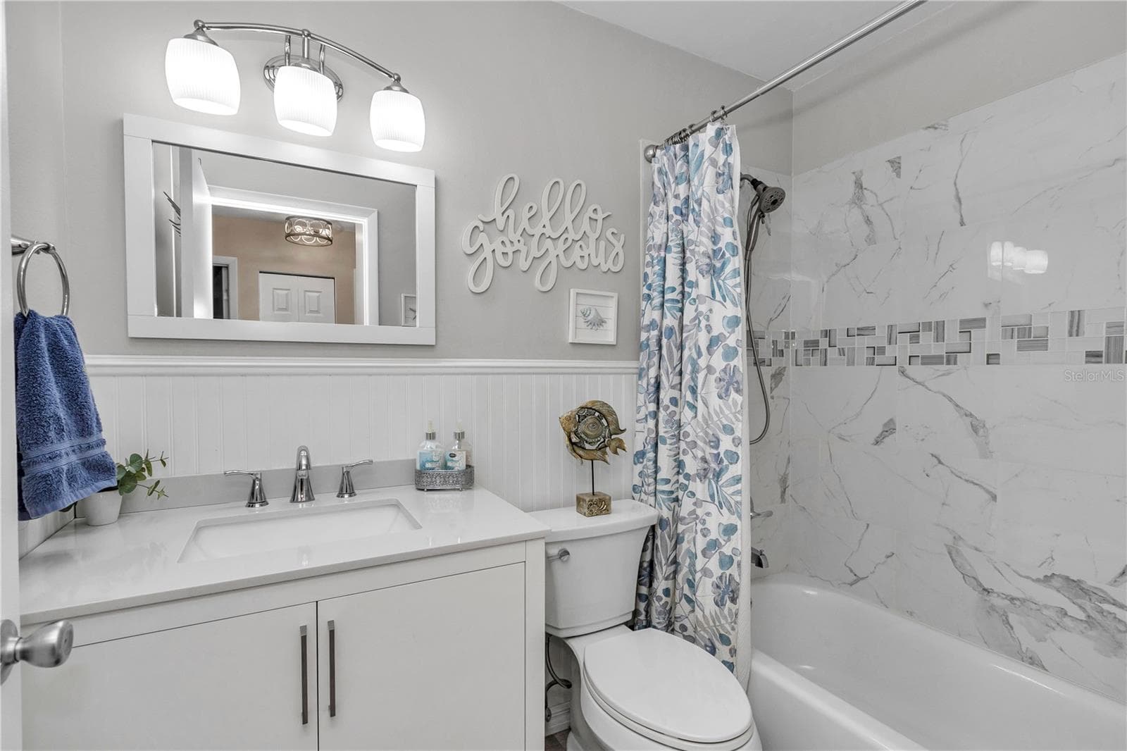 Guest Bathroom - 1111 HICKORY RD, OCALA