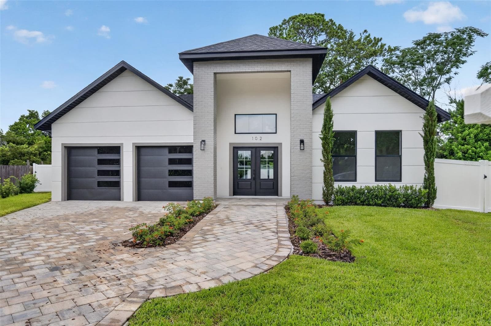 Single Family Residence at 102 BELL PL, WINTER PARK, photo 2 of 39