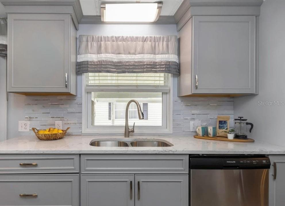 Manufactured Home at 198 PHILADELPHIA BLVD #11, PALM HARBOR, photo 3 of 23