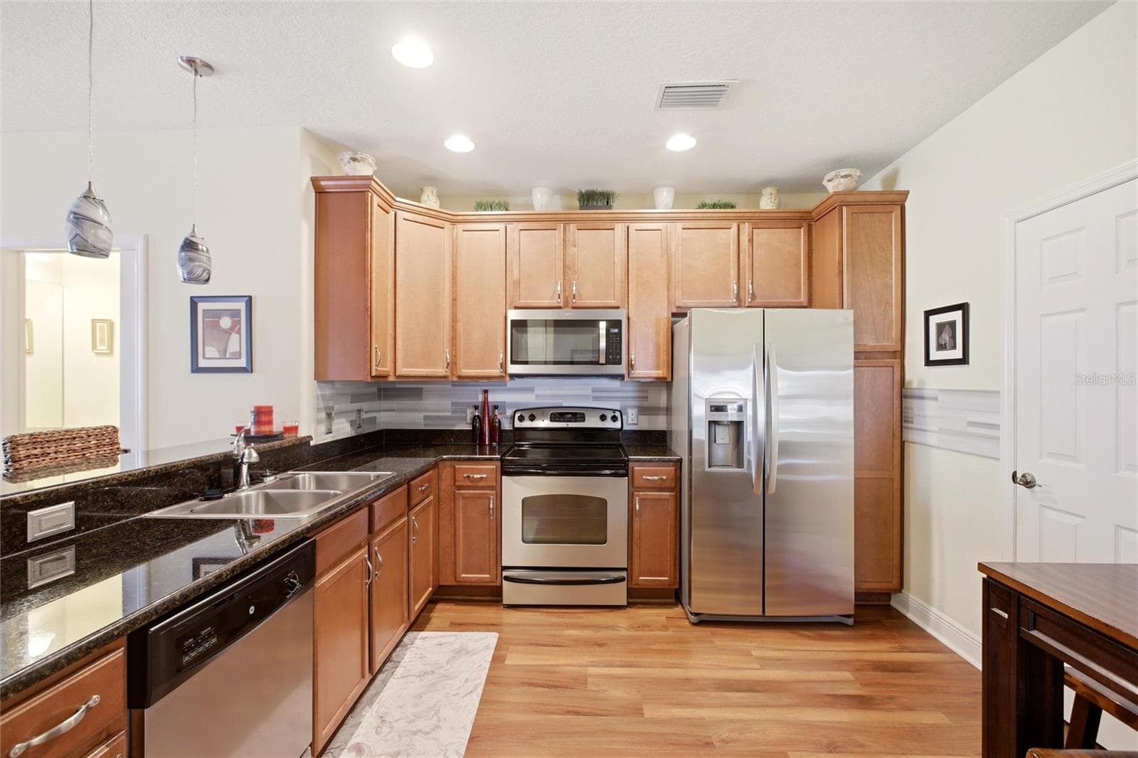 Townhouse at 477 HARBOR RIDGE DR, PALM HARBOR, photo 13 of 43